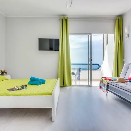 1204 Spectacular View Studio Refurbished New *